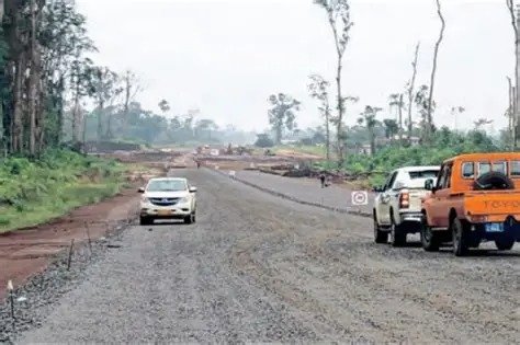 Autoroute du Grand Libreville : le Gouvernorat de l’Estuaire annonce une consultation publique suite à une modification du tracé