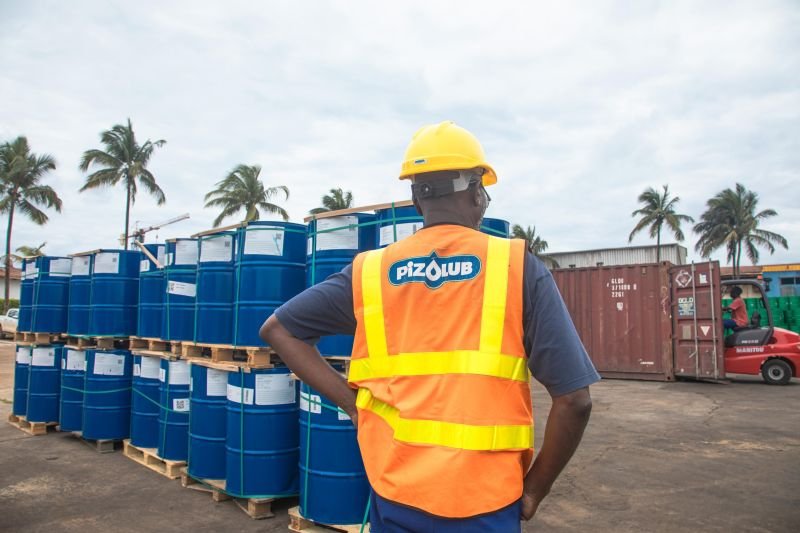 « Jeunes Ambassadeurs Pizolub » : quand l’État gabonais mise sur la jeunesse pour nationaliser la filière des lubrifiants