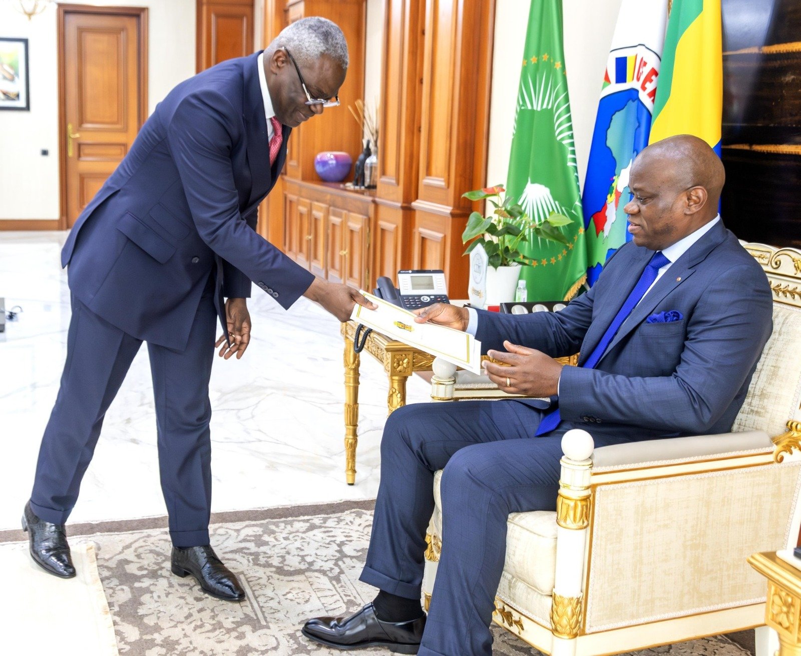 Diplomatie sous régionale : Oligui Nguema reçoit des visites et messages d’amitié de Brazzaville et Malabo