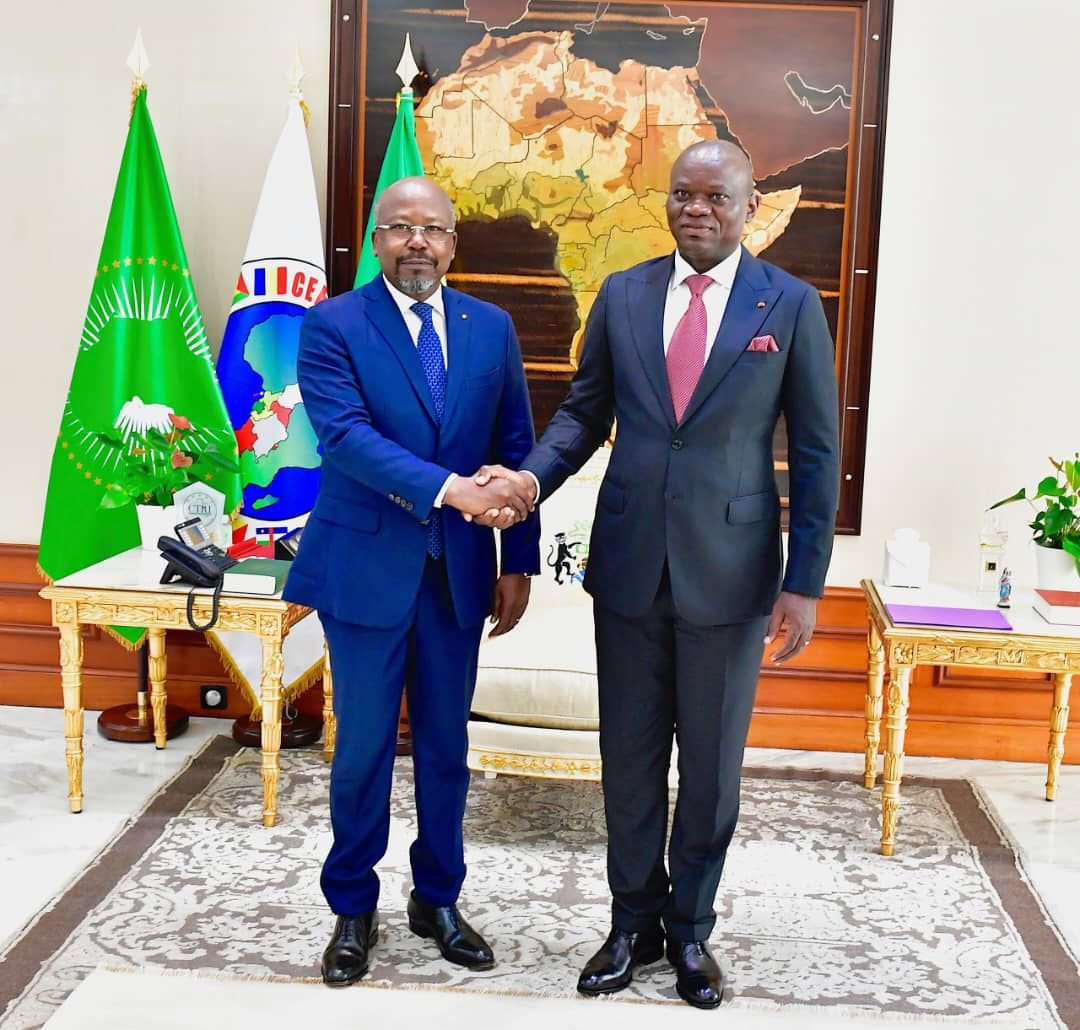  Anges Kevin NZIGOU présent la vision de la plateforme