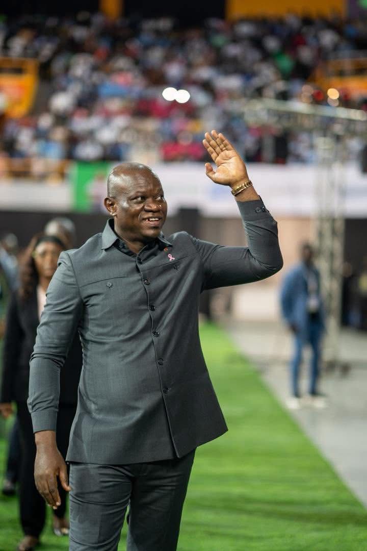 10 000 ordinateurs, 10 000 espoirs : le Chef de l’État connecte la jeunesse à son avenir