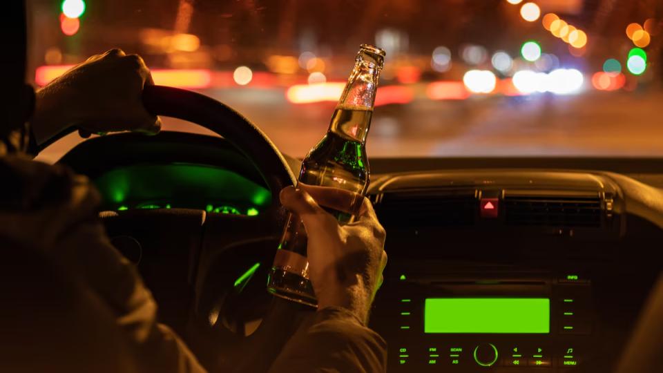 Alcool au volant : l’OMS appelle à la responsabilité pendant les fêtes