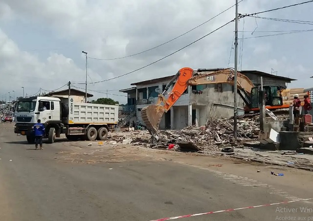 Libreville : effectivité de l'opération de démolition de l’ancienne gare routière pour libérer les canaux d’évacuation des eaux