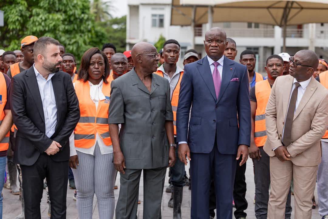 Infrastructures publiques : le Chef de l’Etat en visite au nouveau siège de la CDC
