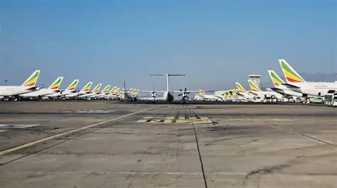  Anges Kevin NZIGOU présent la vision de la plateforme