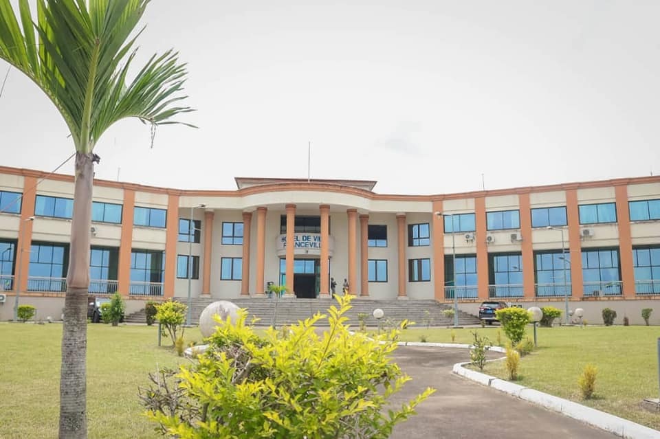 Gestion des gares routières à Franceville : fin à la taxe syndicale