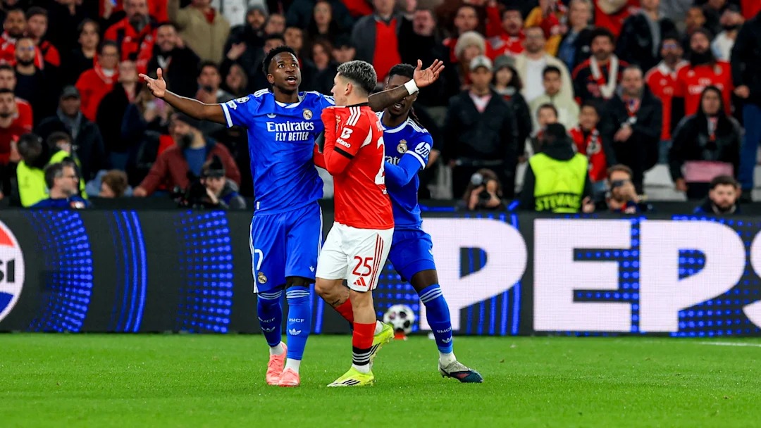 Racisme sur les pelouses : Vinicius Júnior visé, Mbappé et Henry  s'insurgent