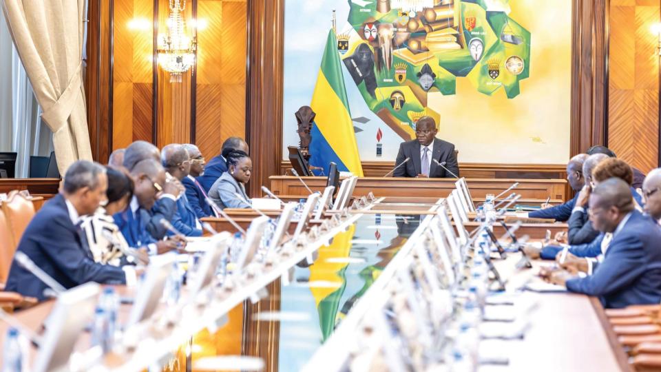 Accord avec le FMI : le gouvernement fixe l’échéance de mai pour conclure un programme avec le FMI