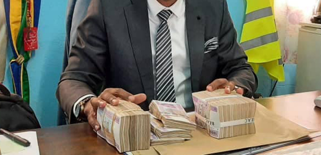 Finances publiques : plafonnement des rémunérations et fin des doubles avantages dans le secteur public