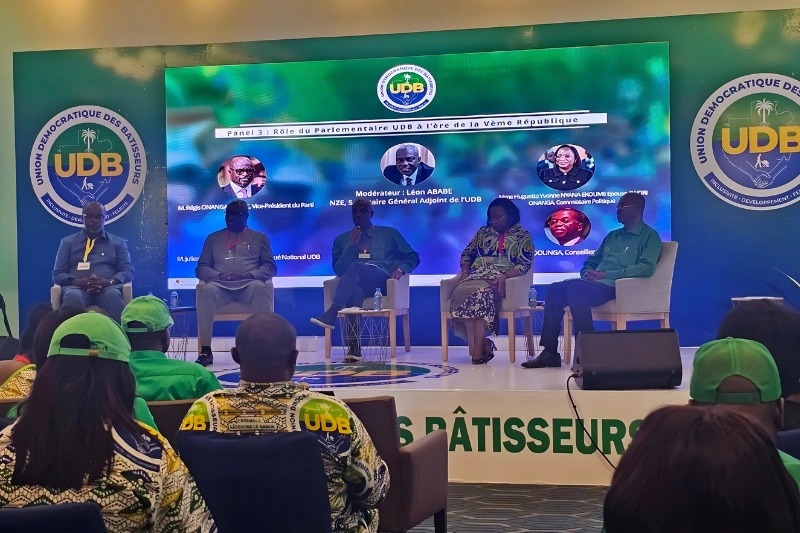  Anges Kevin NZIGOU présent la vision de la plateforme