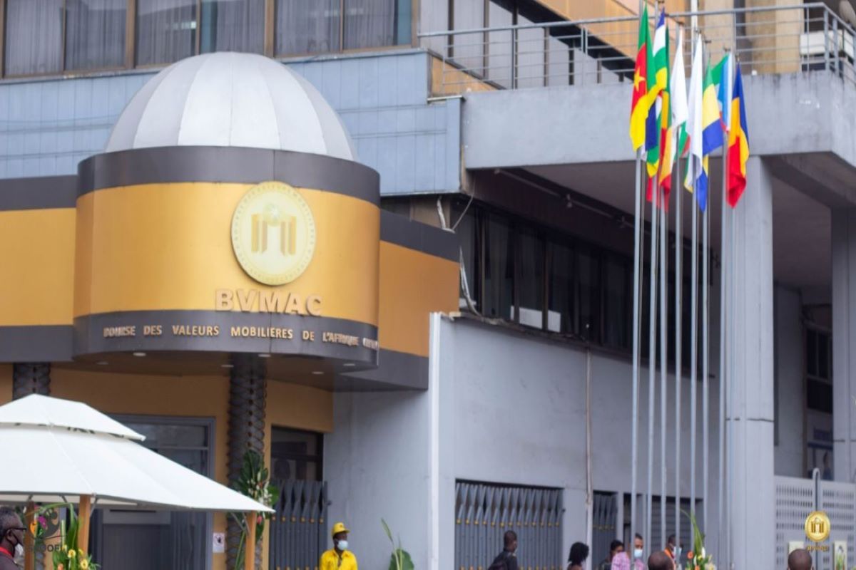  Anges Kevin NZIGOU présent la vision de la plateforme