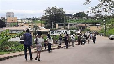 UOB : la vente de fascicules, une pratique qui scandalise les étudiants
