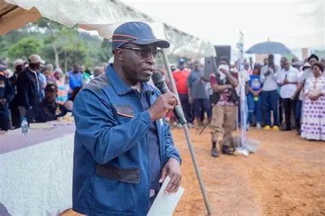  Anges Kevin NZIGOU présent la vision de la plateforme