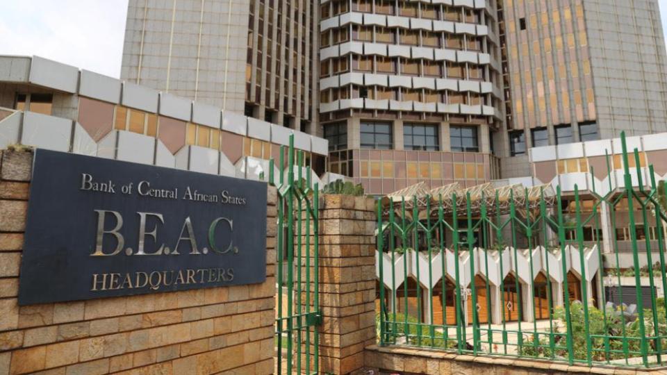  Anges Kevin NZIGOU présent la vision de la plateforme