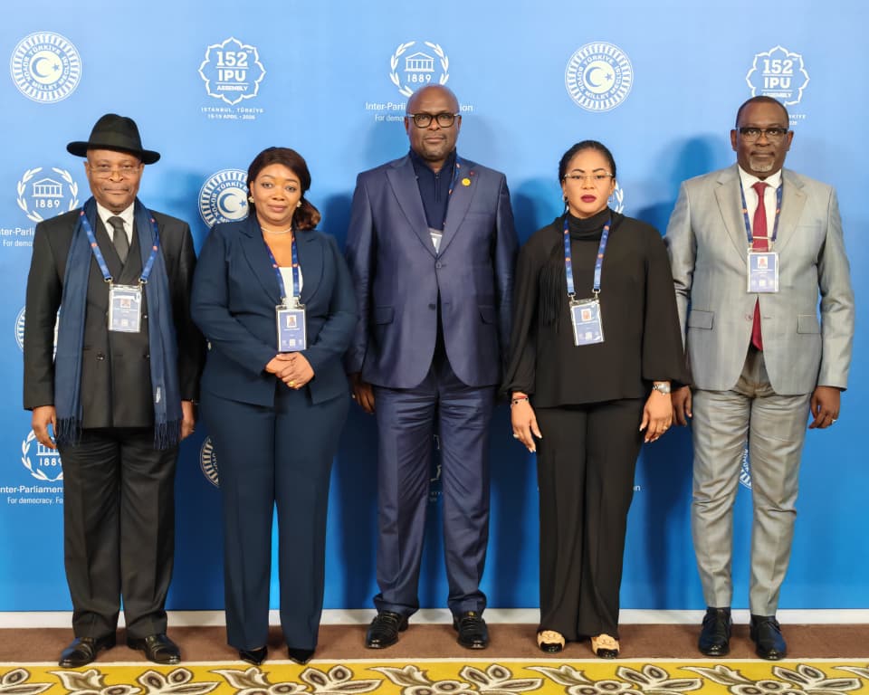  Anges Kevin NZIGOU présent la vision de la plateforme