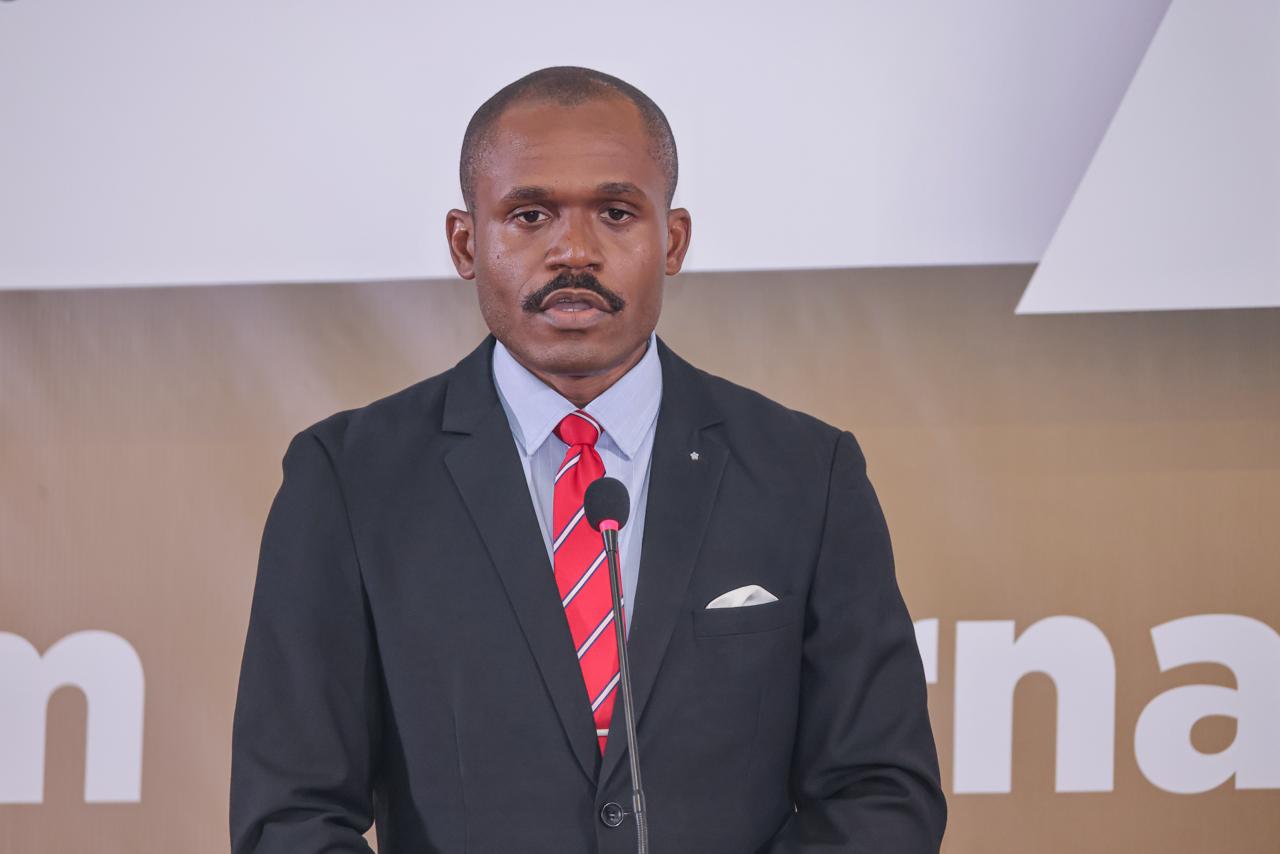  Anges Kevin NZIGOU présent la vision de la plateforme