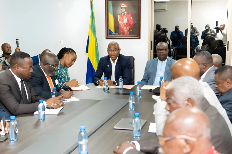  Anges Kevin NZIGOU présent la vision de la plateforme