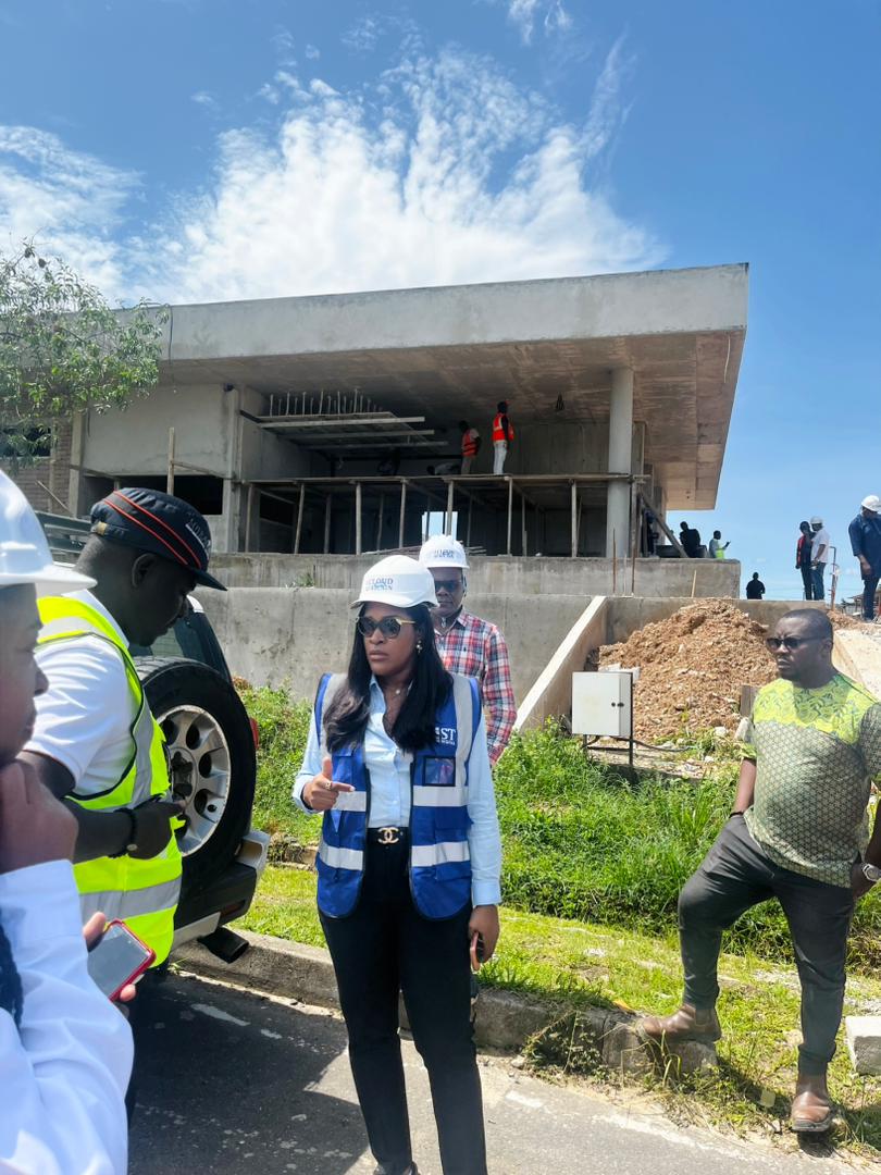  Anges Kevin NZIGOU présent la vision de la plateforme