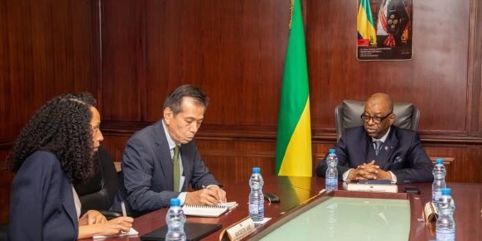  Anges Kevin NZIGOU présent la vision de la plateforme