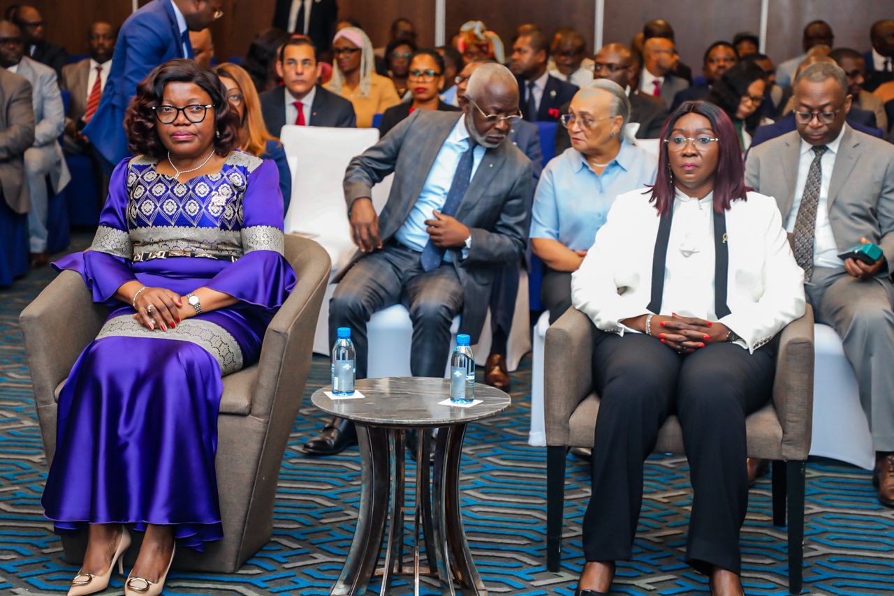 Tourisme : le Gouvernement présente les guides officiels de l’investissement et du voyage au Gabon