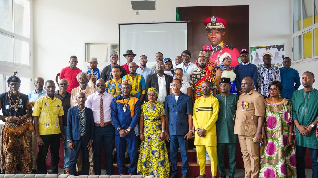 Anges Kevin NZIGOU présent la vision de la plateforme