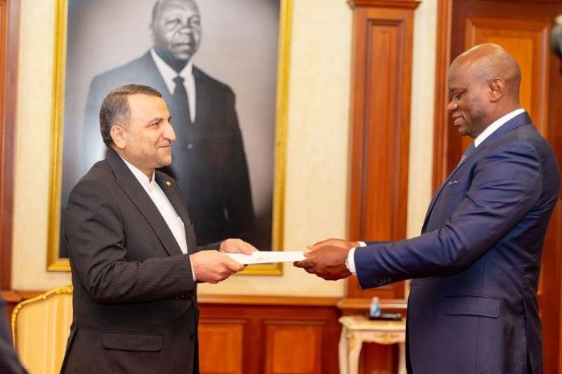  Anges Kevin NZIGOU présent la vision de la plateforme