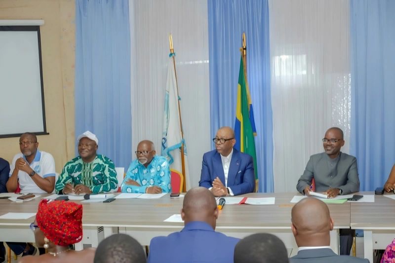  Anges Kevin NZIGOU présent la vision de la plateforme