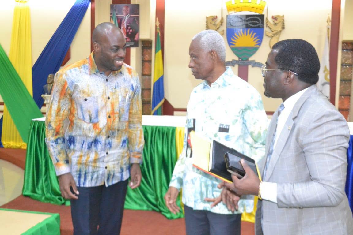  Anges Kevin NZIGOU présent la vision de la plateforme