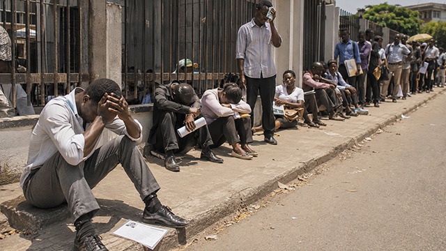 Emploi au Gabon : 34,5 % des jeunes toujours sans activité malgré la baisse du chômage