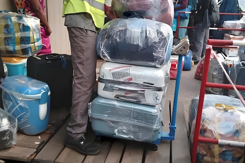 Port-Gentil: Le  kilo des bagages maritimes double de 1000f à 2000f