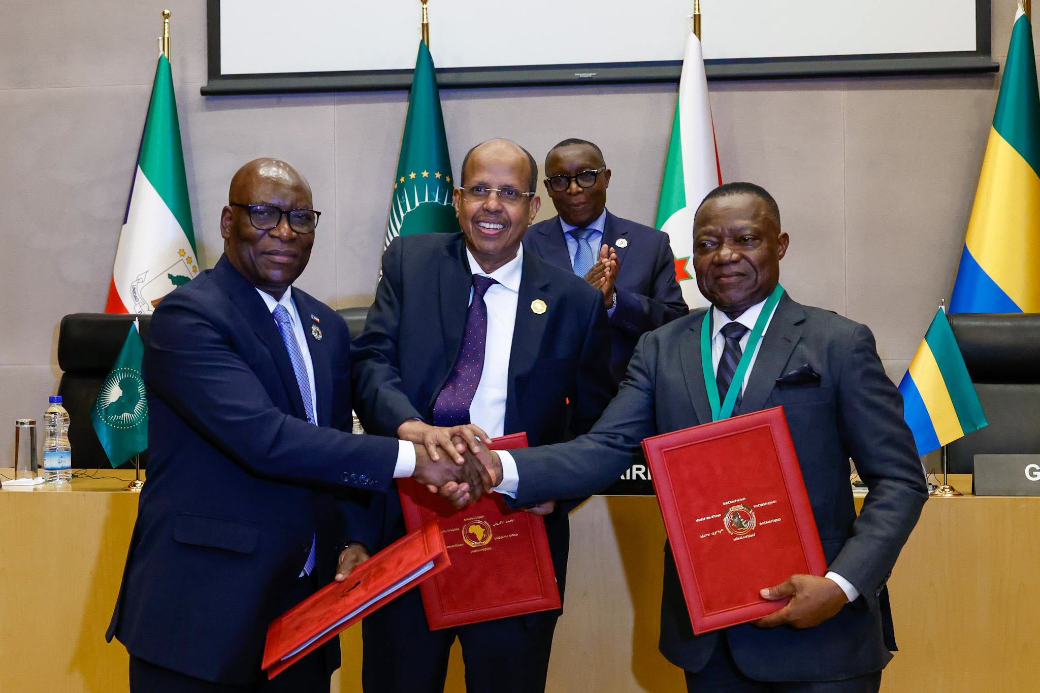  Anges Kevin NZIGOU présent la vision de la plateforme