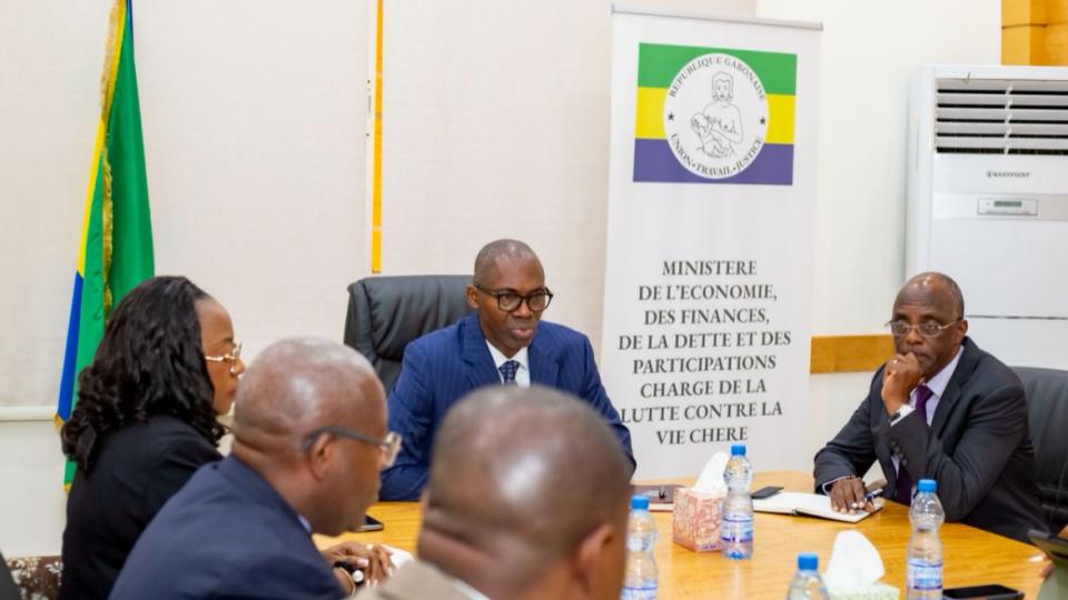  Anges Kevin NZIGOU présent la vision de la plateforme