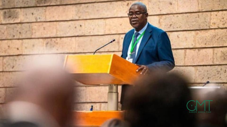  Anges Kevin NZIGOU présent la vision de la plateforme