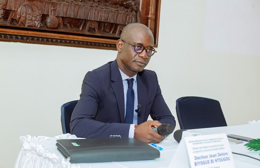  Anges Kevin NZIGOU présent la vision de la plateforme