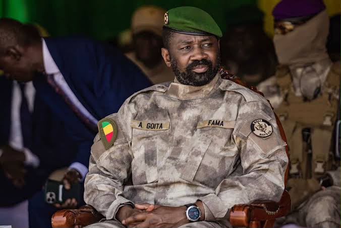  Anges Kevin NZIGOU présent la vision de la plateforme