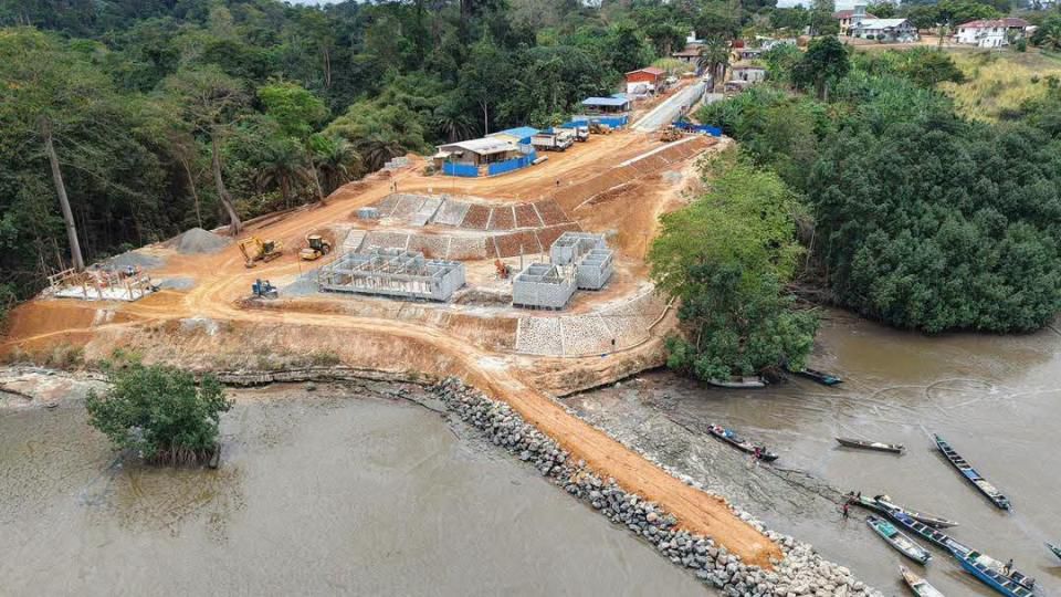 Pêche artisanale : Le futur Centre d’Appui à la Pêche Artisanale de Donguila (CAPAD) prend forme