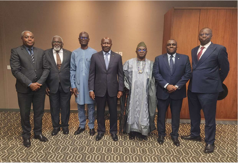  Anges Kevin NZIGOU présent la vision de la plateforme