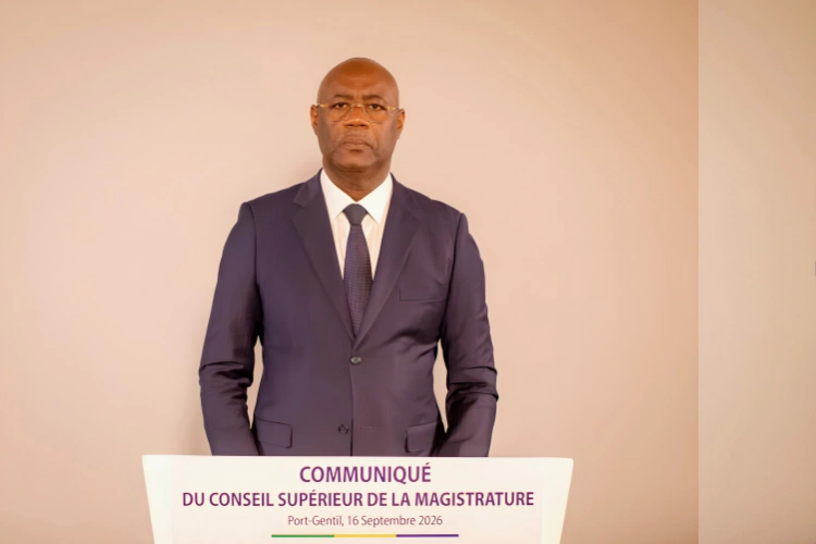  Anges Kevin NZIGOU présent la vision de la plateforme