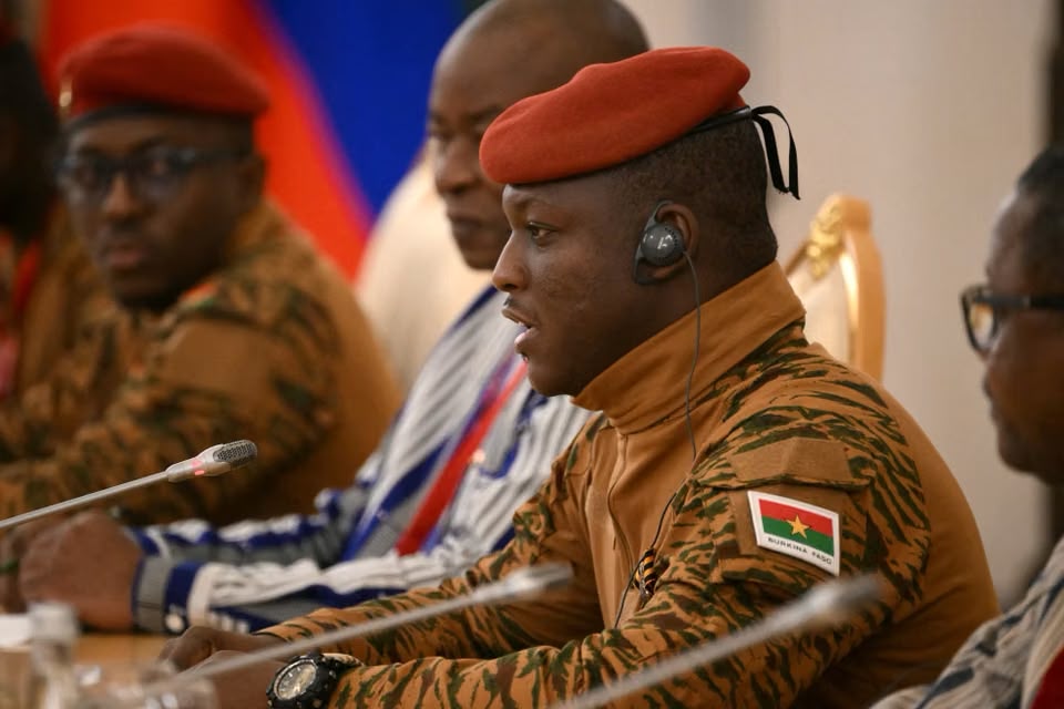  Anges Kevin NZIGOU présent la vision de la plateforme