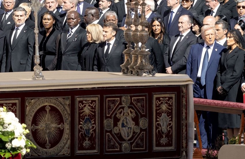 Brice Clotaire Oligui Nguema à Rome : un hommage républicain au Pape François