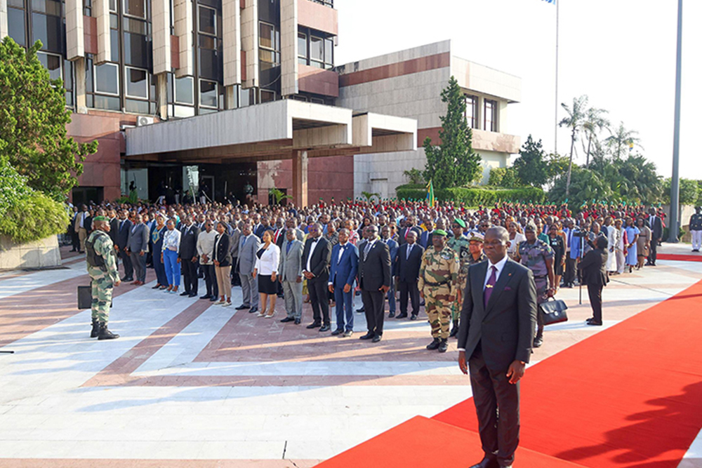 À quelques semaines de la fin de la Transition au Gabon : Brice Oligui Nguema rend hommage aux agents civils et militaires de la Présidence